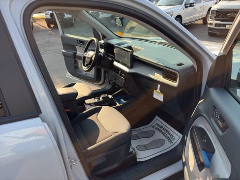 New 2025 Ford Maverick XLT w/ XLT Luxury Package image 32