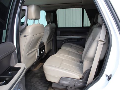 Used 2020 Ford Expedition XLT w/ Equipment Group 202A image 7