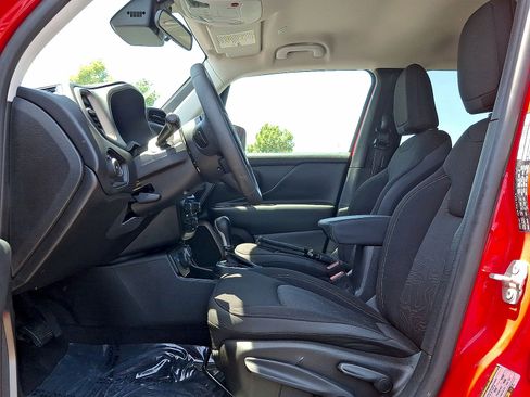 Used 2023 Jeep Renegade Latitude AWD/4WD image 11