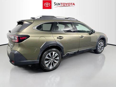 Used 2023 Subaru Outback Touring XT AWD/4WD image 4