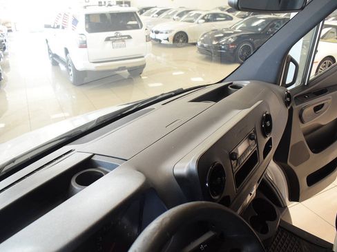 Used 2019 Mercedes-Benz Sprinter 2500 image 28