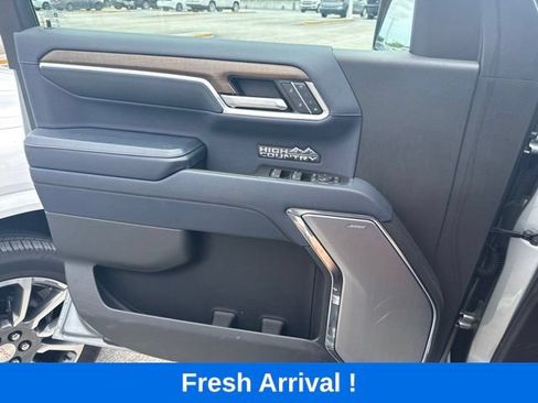 Used 2024 Chevrolet Silverado 1500 High Country w/ Technology Package RWD image 10