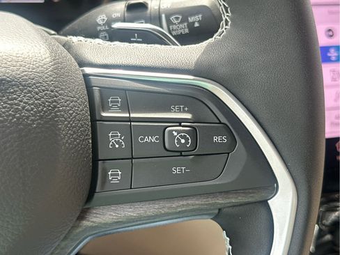 New 2025 Jeep Grand Cherokee Limited w/ Luxury Tech Group II image 37