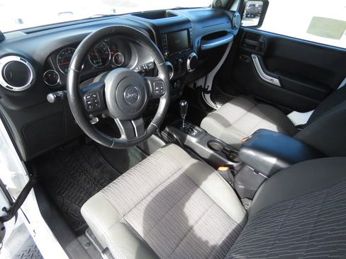Used 2012 Jeep Wrangler Sahara w/ Connectivity Group image 12