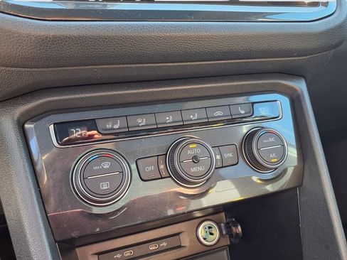 Used 2021 Volkswagen Tiguan SEL image 16