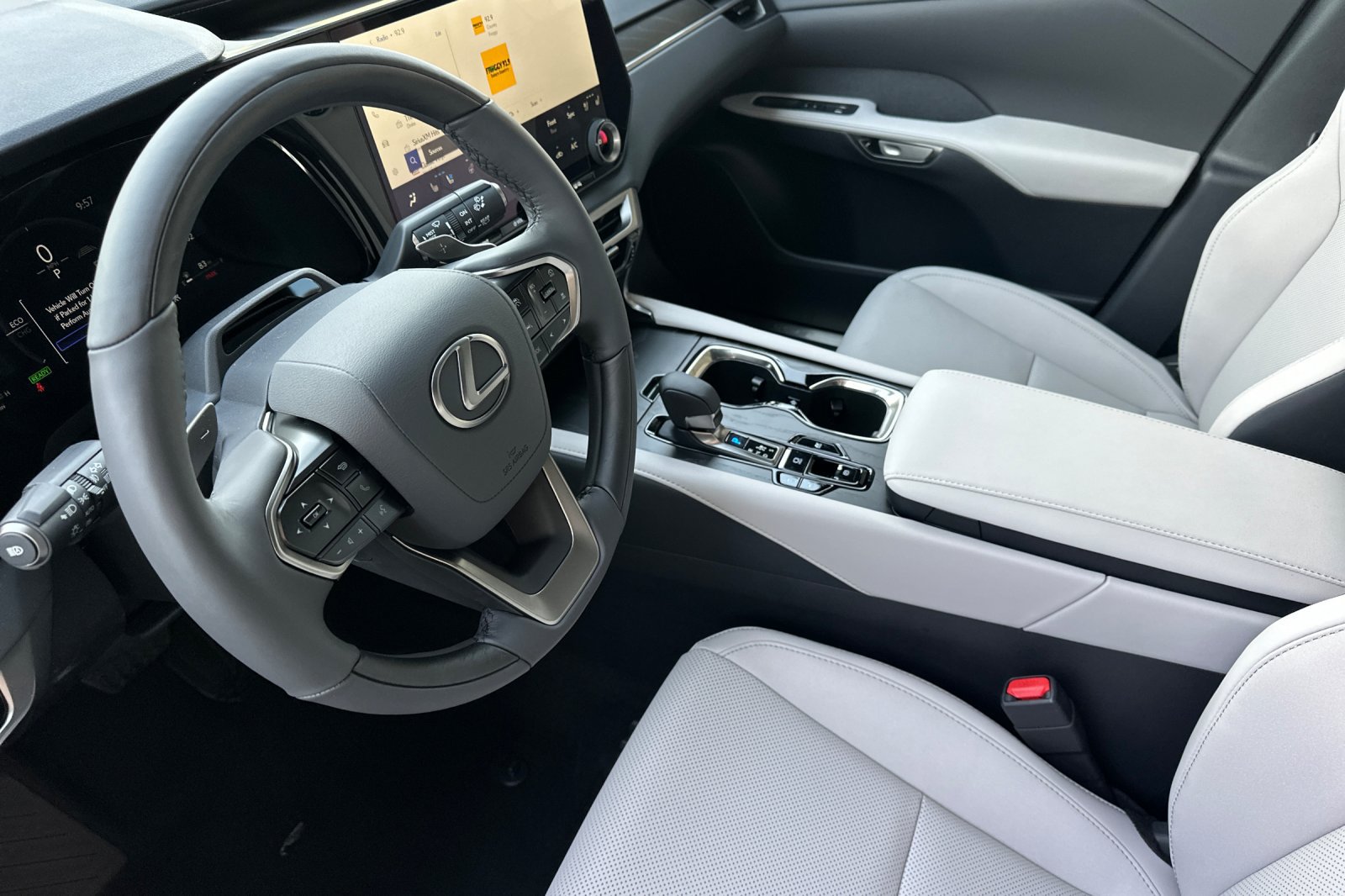 New 2026 Lexus RX 350h w/ Convenience Package AWD/4WD image 10