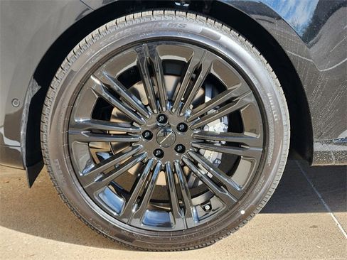 New 2026 Land Rover Range Rover SE image 7