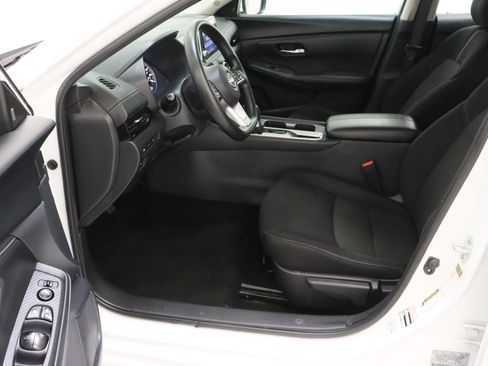 Used 2024 Nissan Sentra SV FWD image 14