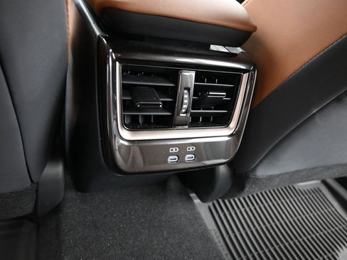 New 2025 Toyota Crown Signia image 11