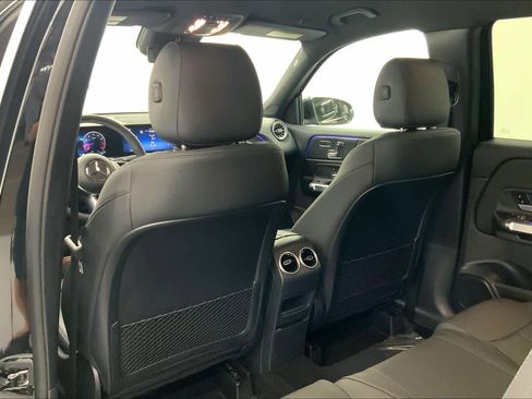 Used 2025 Mercedes-Benz GLB 250 image 16