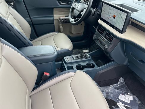 New 2026 Ford Maverick Lariat w/ 4K Tow Package AWD/4WD image 14