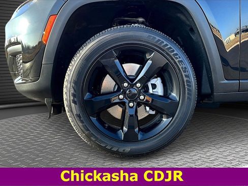 New 2025 Jeep Grand Cherokee L Altitude image 11