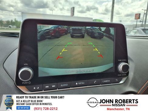 Used 2023 Nissan Sentra SR w/ Electronics Package FWD image 7