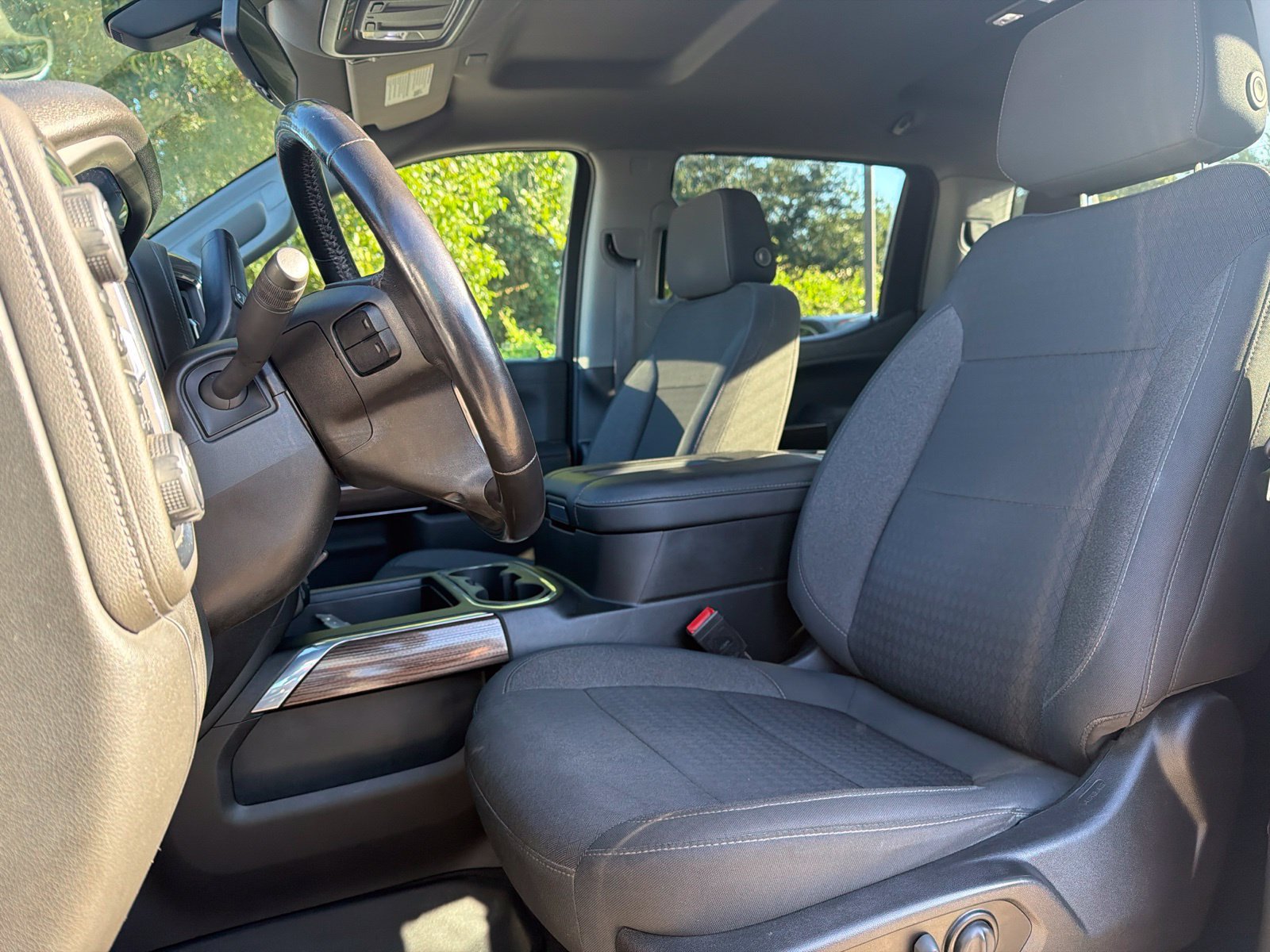 Used 2021 Chevrolet Silverado 1500 LT Trail Boss w/ Bed Protection Package AWD/4WD image 8