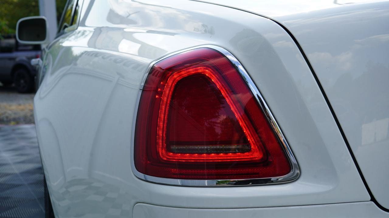 Used 2011 Rolls-Royce Ghost RWD image 24