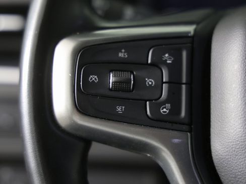 Used 2023 Chevrolet Suburban Premier image 6