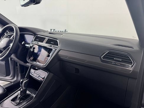 Used 2023 Volkswagen Tiguan SE R-Line FWD image 40