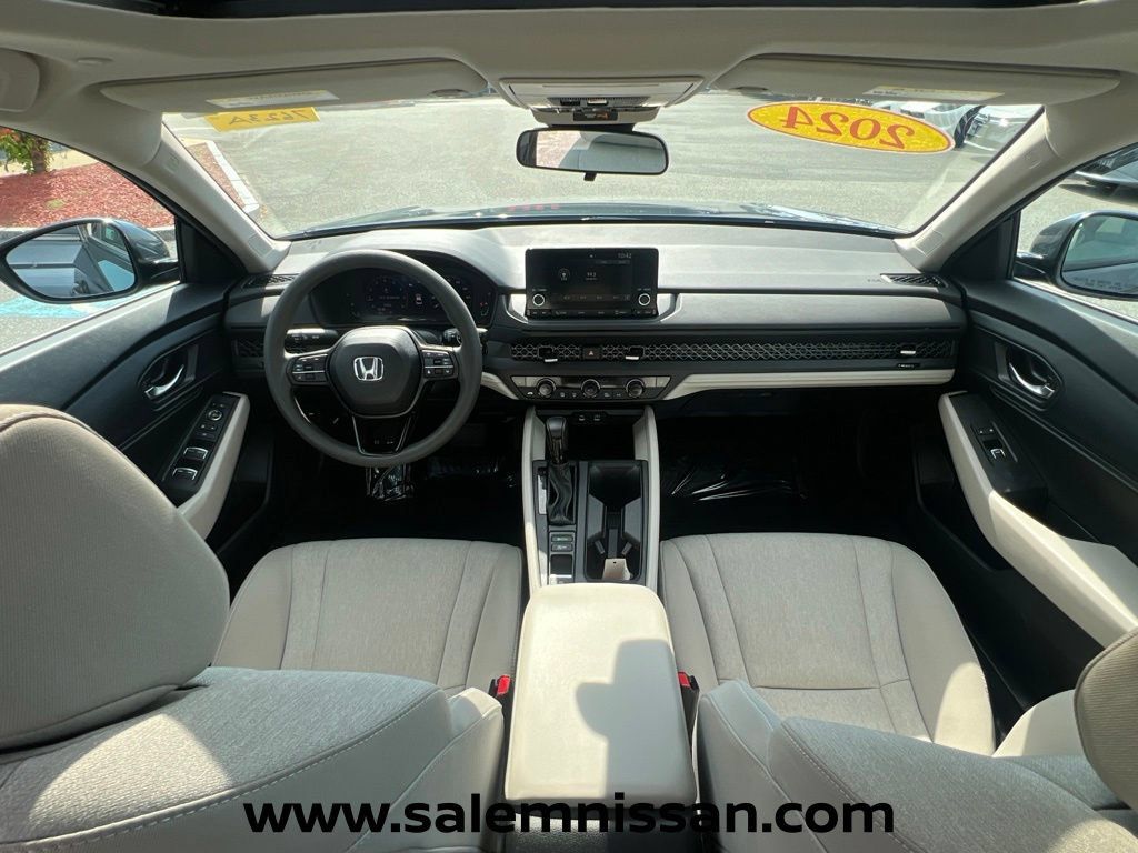 Used 2024 Honda Accord EX image 18