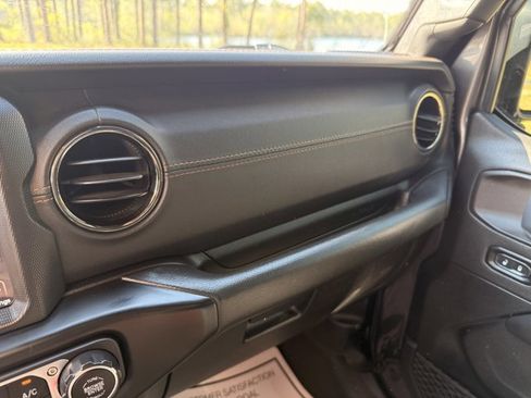 Used 2021 Jeep Wrangler Unlimited Sahara image 23