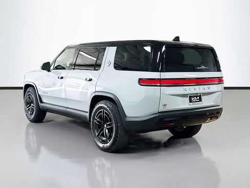 Used 2025 Rivian R1S Adventure image 5