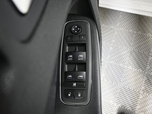 Used 2023 Chrysler 300 Touring L w/ Popular Equipment Group image 19