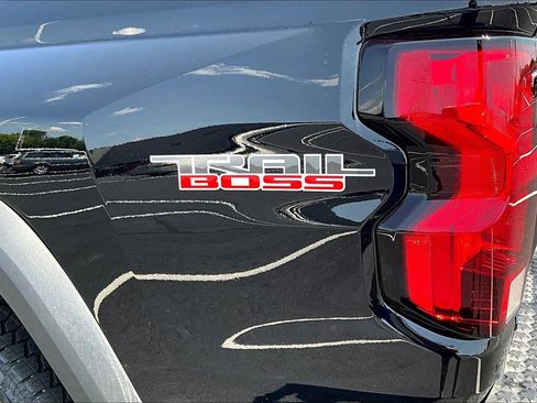 New 2025 Chevrolet Colorado Trail Boss w/ Midnight Edition AWD/4WD image 8