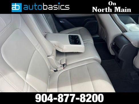 Used 2021 Lincoln Corsair FWD w/ Equipment Group 101A image 17