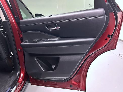 Used 2022 Nissan Pathfinder Platinum w/ Lighting Package (N93) image 17