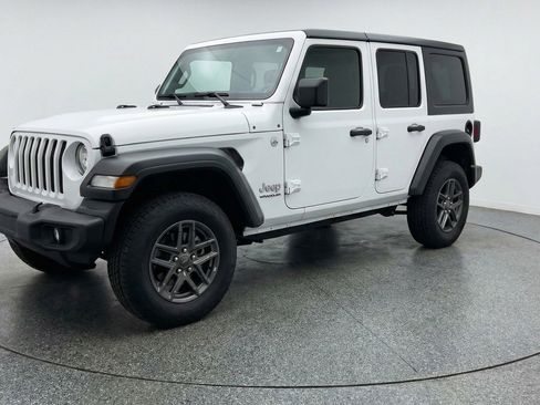 Used 2025 Jeep Wrangler Sport S image 3
