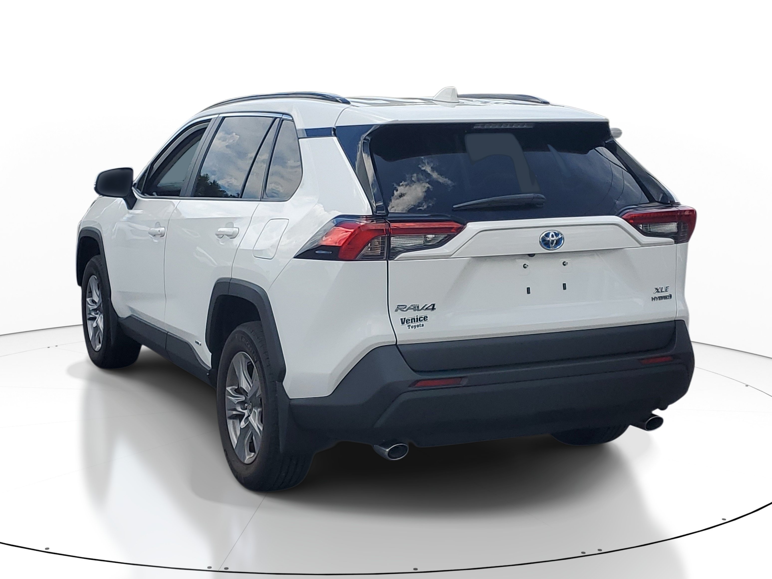 Certified 2024 Toyota RAV4 XLE w/ Convenience Package AWD/4WD image 4