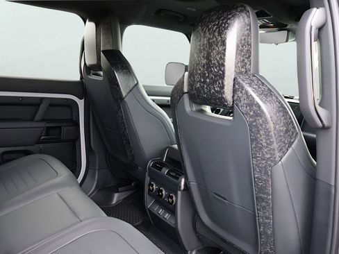 Certified 2026 Land Rover Defender 110 AWD/4WD image 18