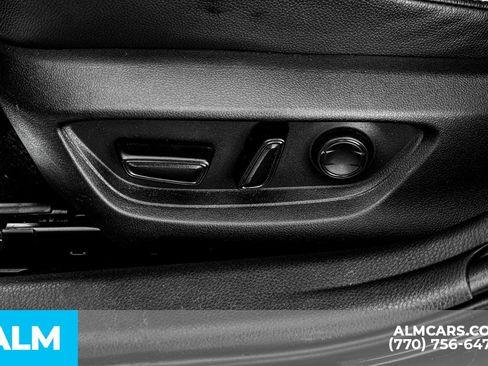 Used 2025 Toyota Camry SE image 35