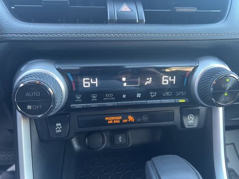 Used 2021 Toyota RAV4 XLE image 24