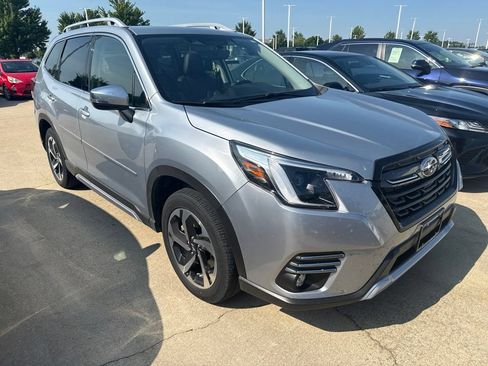 Used 2023 Subaru Forester Touring w/ Popular Package #3 AWD/4WD image 4