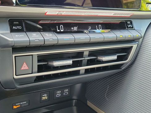 New 2026 Toyota Camry Hybrid FWD image 16