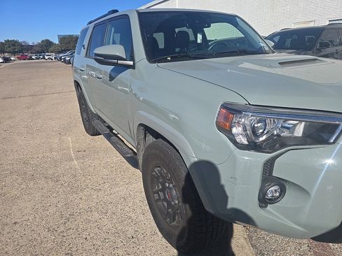 Used 2022 Toyota 4Runner TRD Off-Road Premium image 2