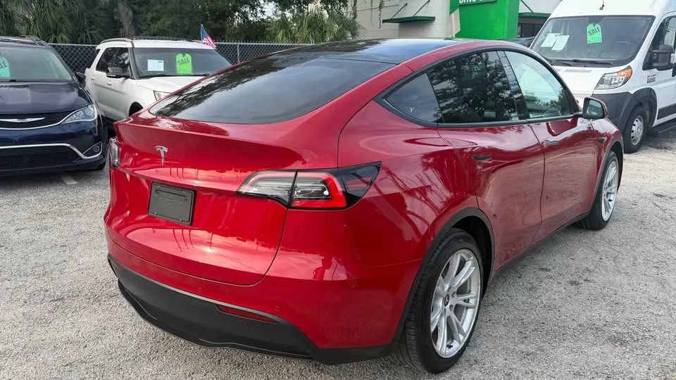 Used 2021 Tesla Model Y 2WD image 6
