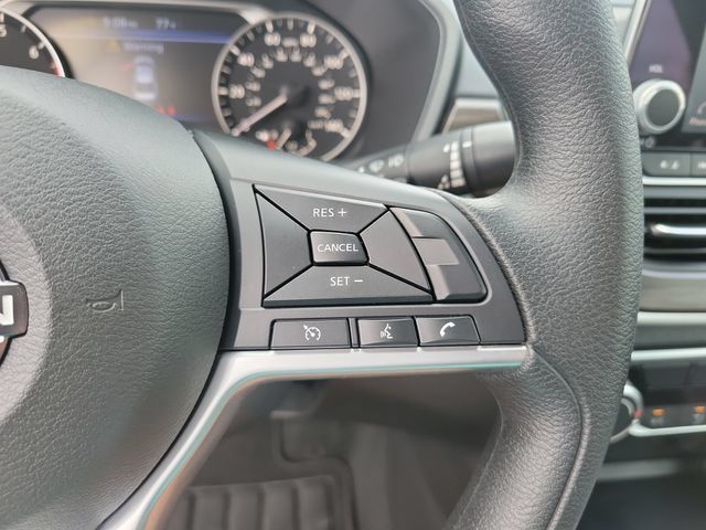 Used 2025 Nissan Altima 2.5 SV FWD image 28