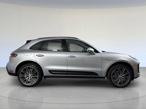 Certified 2026 Porsche Macan AWD/4WD image 9