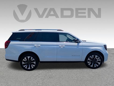 Used 2025 Ford Expedition Platinum w/ Driver's Package AWD/4WD image 31