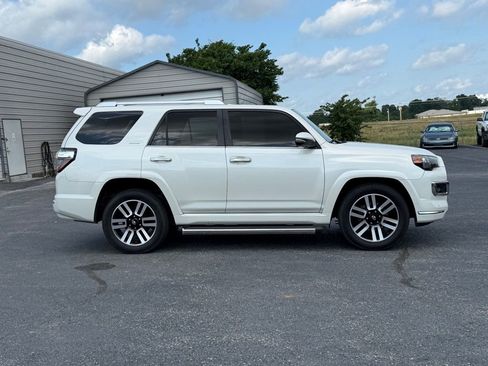 Used 2018 Toyota 4Runner Limited RWD image 4
