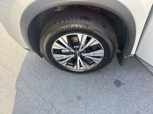 Used 2023 Nissan Rogue SV w/ SV Premium B Package image 28