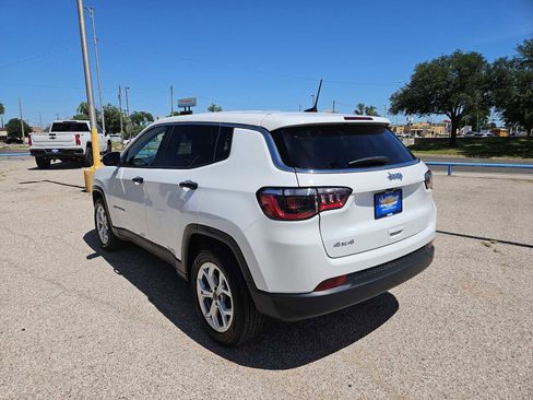 Used 2025 Jeep Compass Sport AWD/4WD image 6