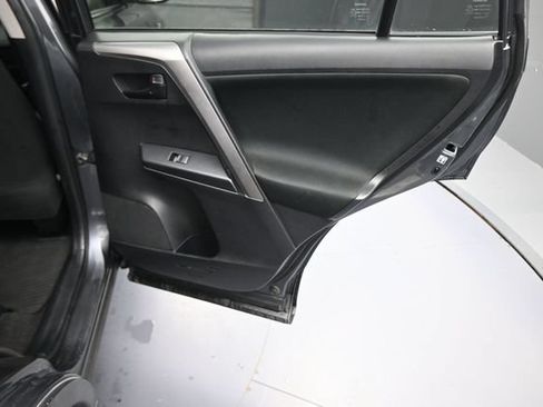 Used 2016 Toyota RAV4 LE FWD image 76