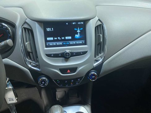 Used 2018 Chevrolet Cruze LS FWD image 16