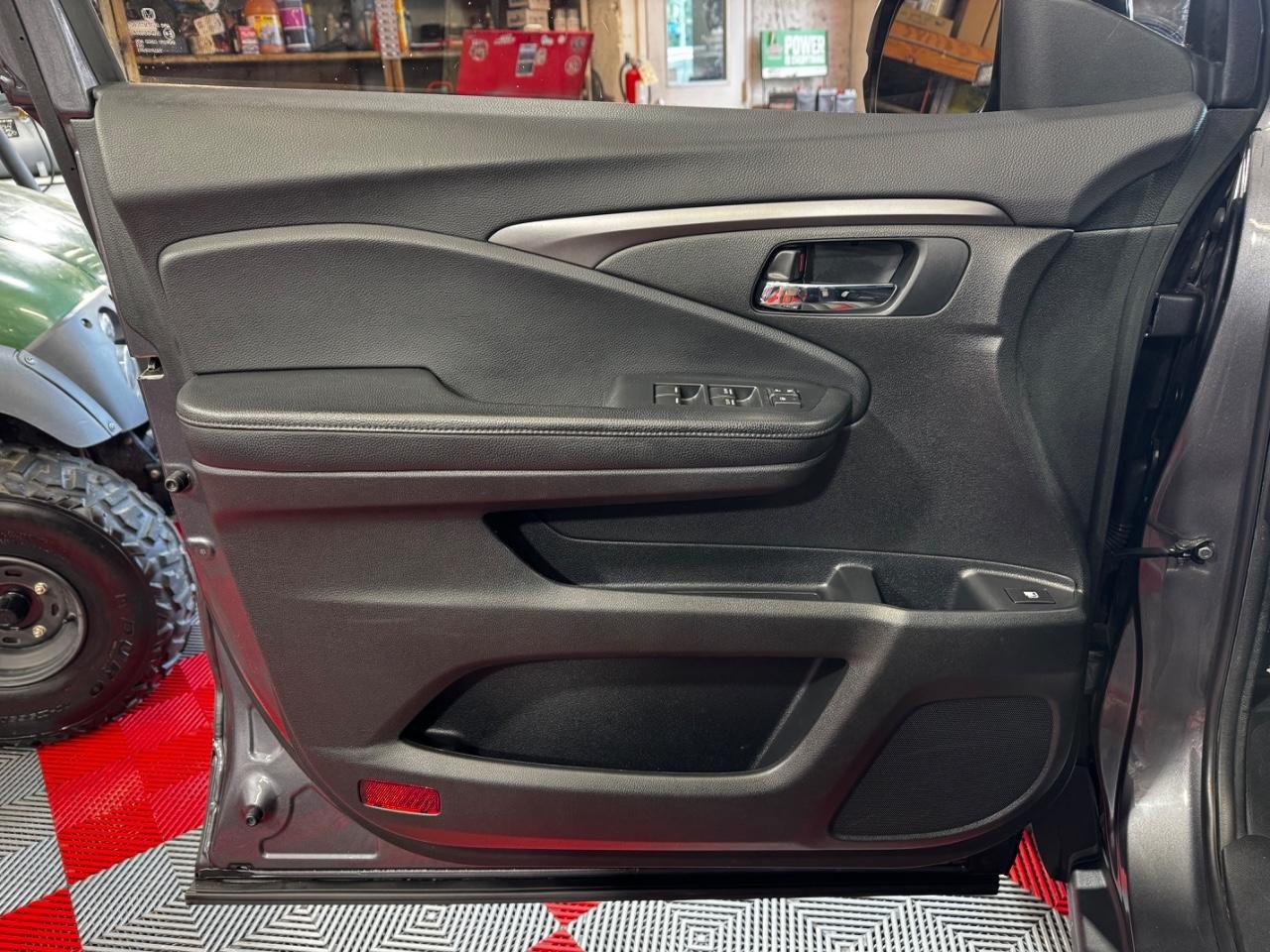 Used 2020 Honda Passport Sport image 15