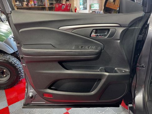 Used 2020 Honda Passport Sport image 15