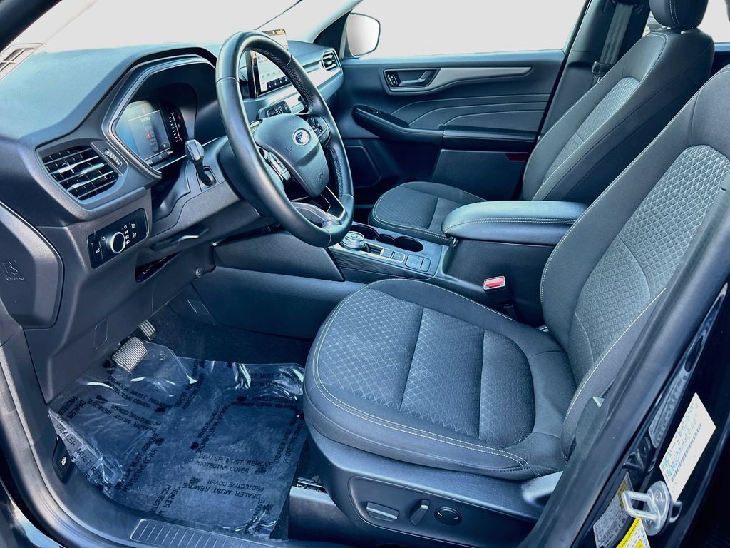 Used 2024 Ford Escape Active AWD/4WD image 19