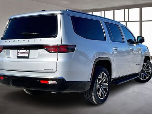 Used 2024 Jeep Wagoneer L Series II image 6