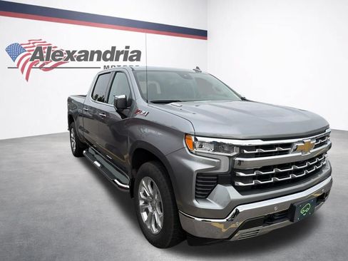 Used 2023 Chevrolet Silverado 1500 LTZ w/ LTZ Premium Package AWD/4WD image 3